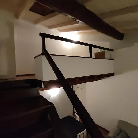 Con Soppalco - Centro - Zona Ospedale Appartement *